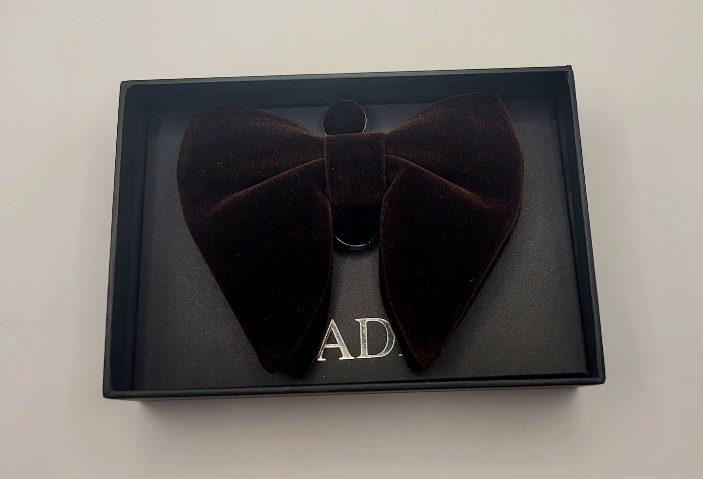 LADE Pre-Tied Velvet Bow Tie-Men-Chocolate Brown