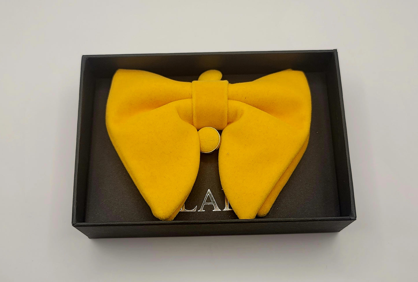 LADE Pre-Tied Velvet Box Tie -Men-Yellow