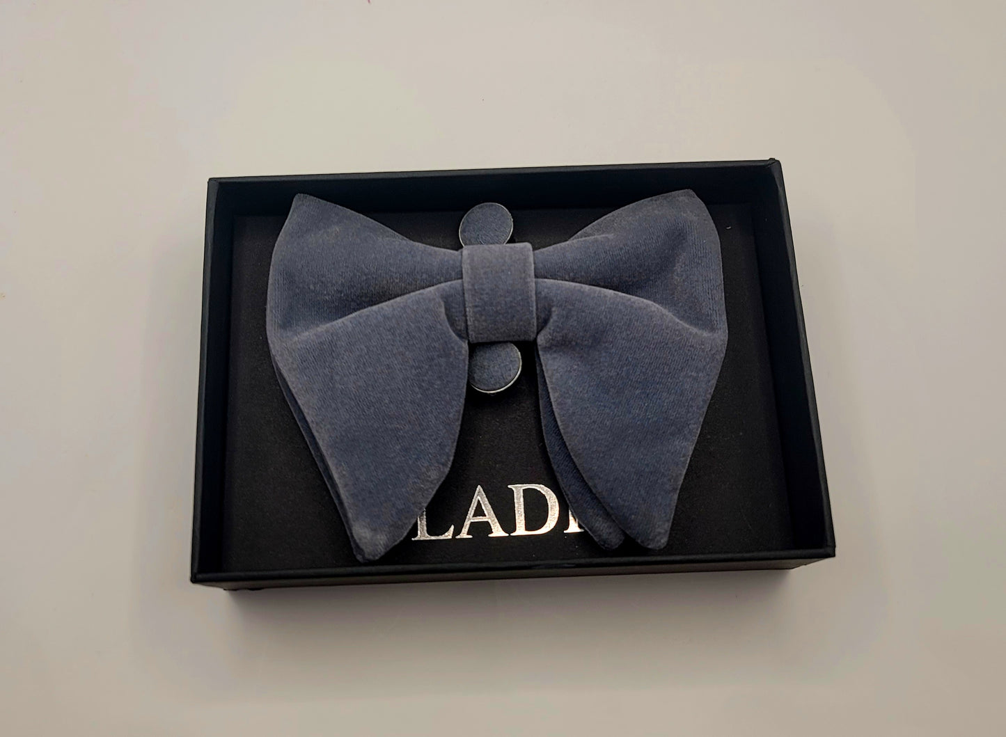 LADE Pre-Tied Velvet Bow Tie- Men- Gray