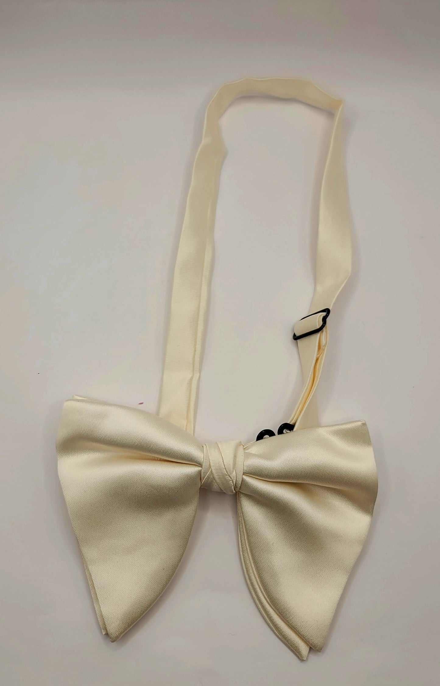 LADE Pre- Tied  Silk. Satin Bow Tie